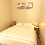 Climatise Avec Parking, 4 Pers, Centre - Fr-1-780-61 Apartment *