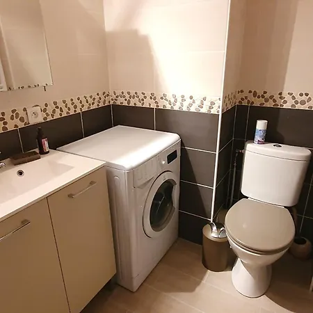 Avec Coin-nuit, Terrasse Et Parking, Centre Sainte-maxime, Proche Plages - 4 Pers. - Fr-1-780-61 *