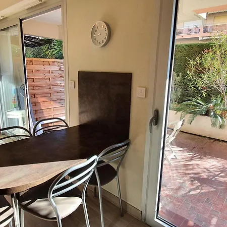 Avec Coin-nuit, Terrasse Et Parking, Centre Sainte-maxime, Proche Plages - 4 Pers. - Fr-1-780-61 Lägenhet