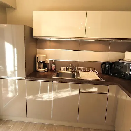 Avec Coin-nuit, Terrasse Et Parking, Centre Sainte-maxime, Proche Plages - 4 Pers. - Fr-1-780-61 * Sainte-Maxime