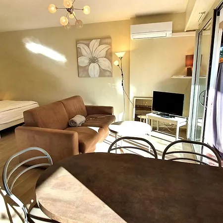 Lägenhet Avec Coin-nuit, Terrasse Et Parking, Centre Sainte-maxime, Proche Plages - 4 Pers. - Fr-1-780-61