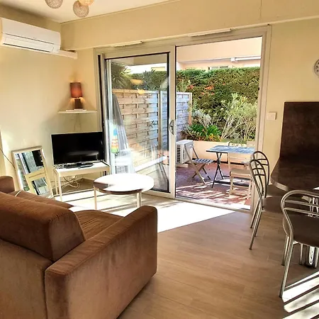 Avec Coin-nuit, Terrasse Et Parking, Centre Sainte-maxime, Proche Plages - 4 Pers. - Fr-1-780-61 * Сент-Максім