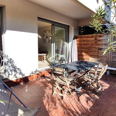 Avec Coin-nuit, Terrasse Et Parking, Centre Sainte-maxime, Proche Plages - 4 Pers. - Fr-1-780-61 *