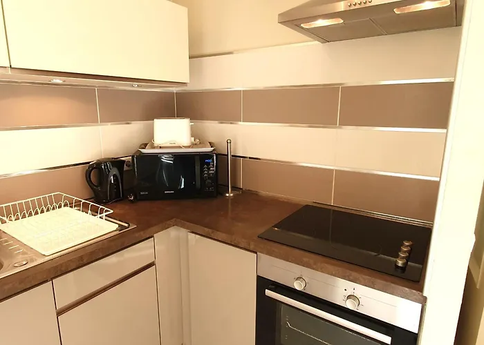 Apartment Climatise Avec Parking, 4 Pers, Centre - Fr-1-780-61 *