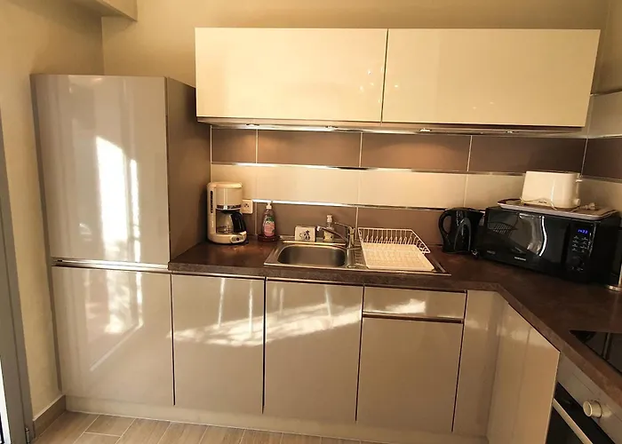 Climatise Avec Parking, 4 Pers, Centre - Fr-1-780-61 * Sainte-Maxime